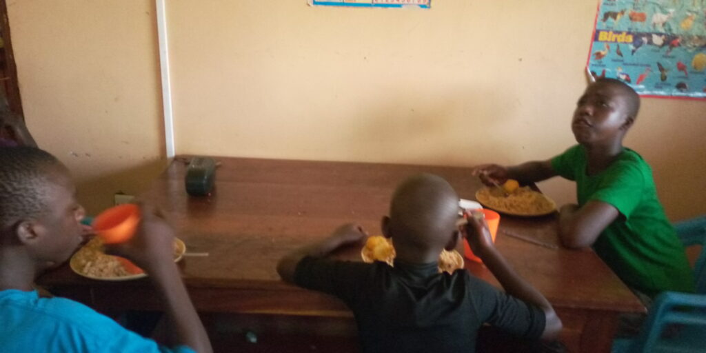 children eating